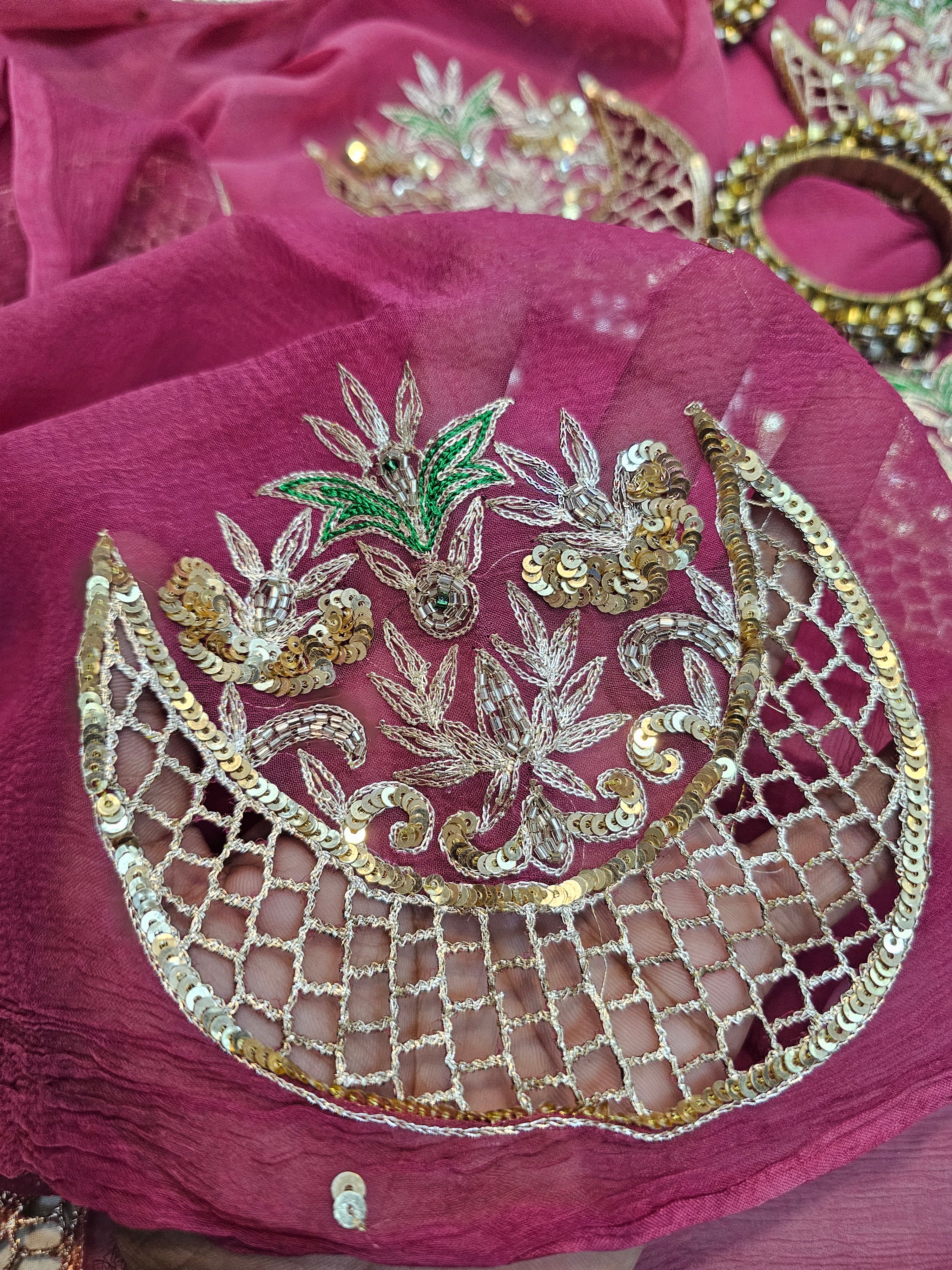 CUTWORK CHAAND MOTIF/BUTA SAARE