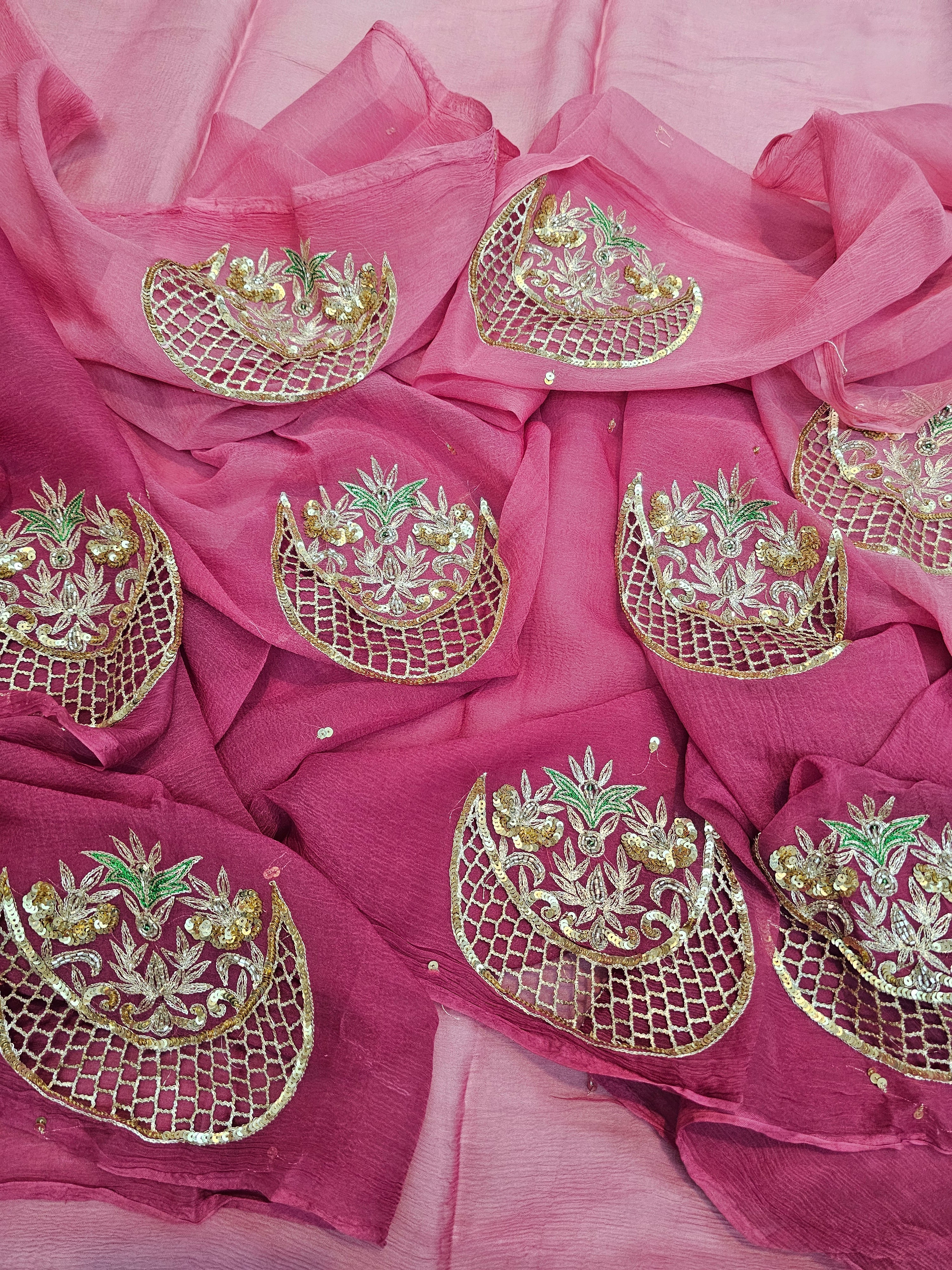 CUTWORK CHAAND MOTIF/BUTA SAARE