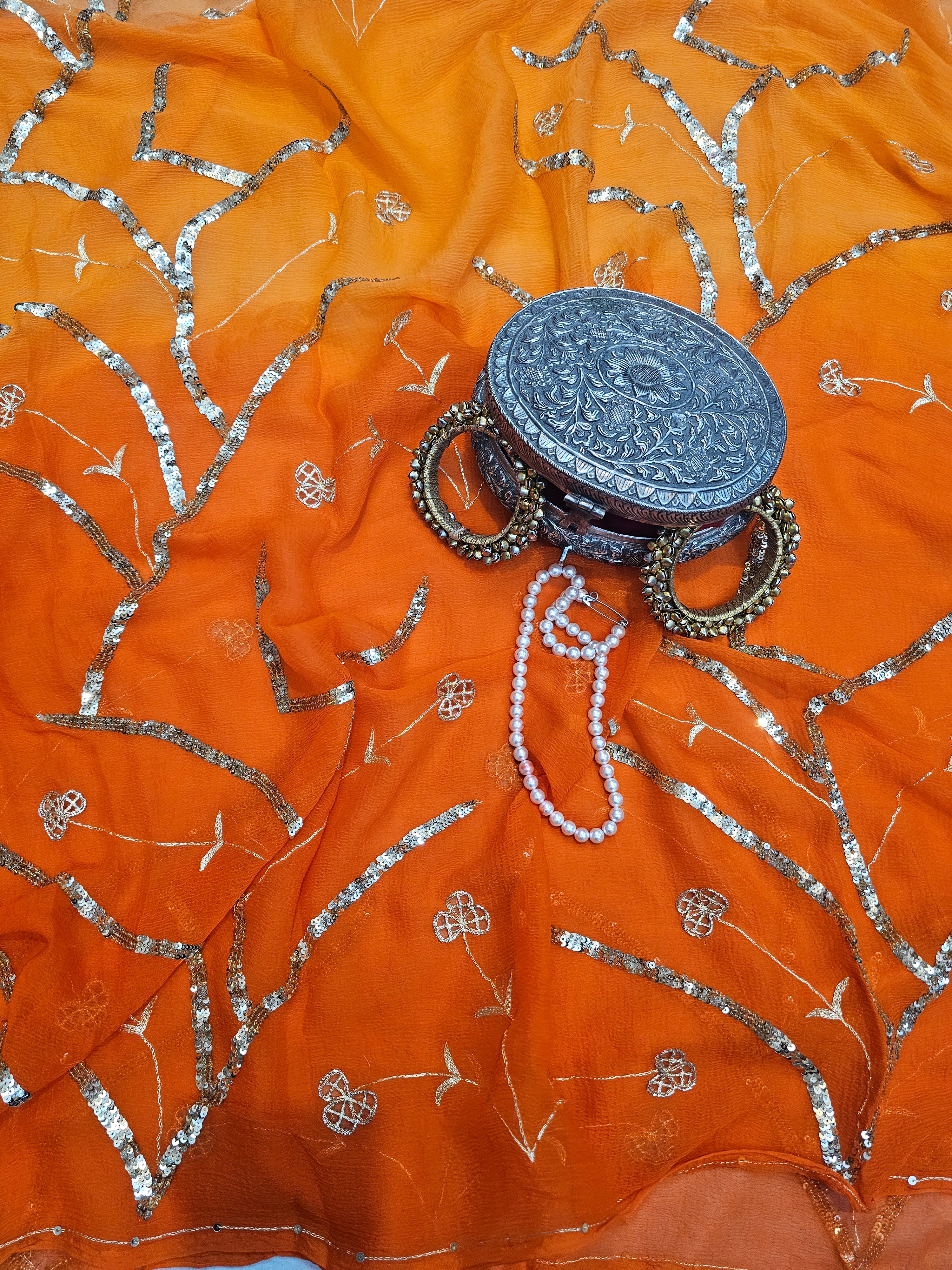TARAANGINI SEQUIN VINEWORK SAARE